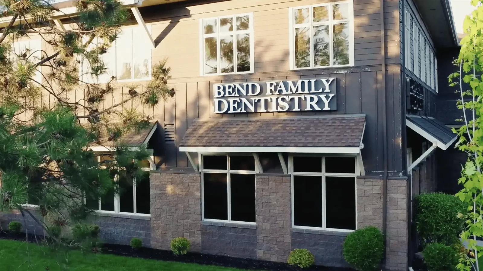 picture of bend family dentistry office